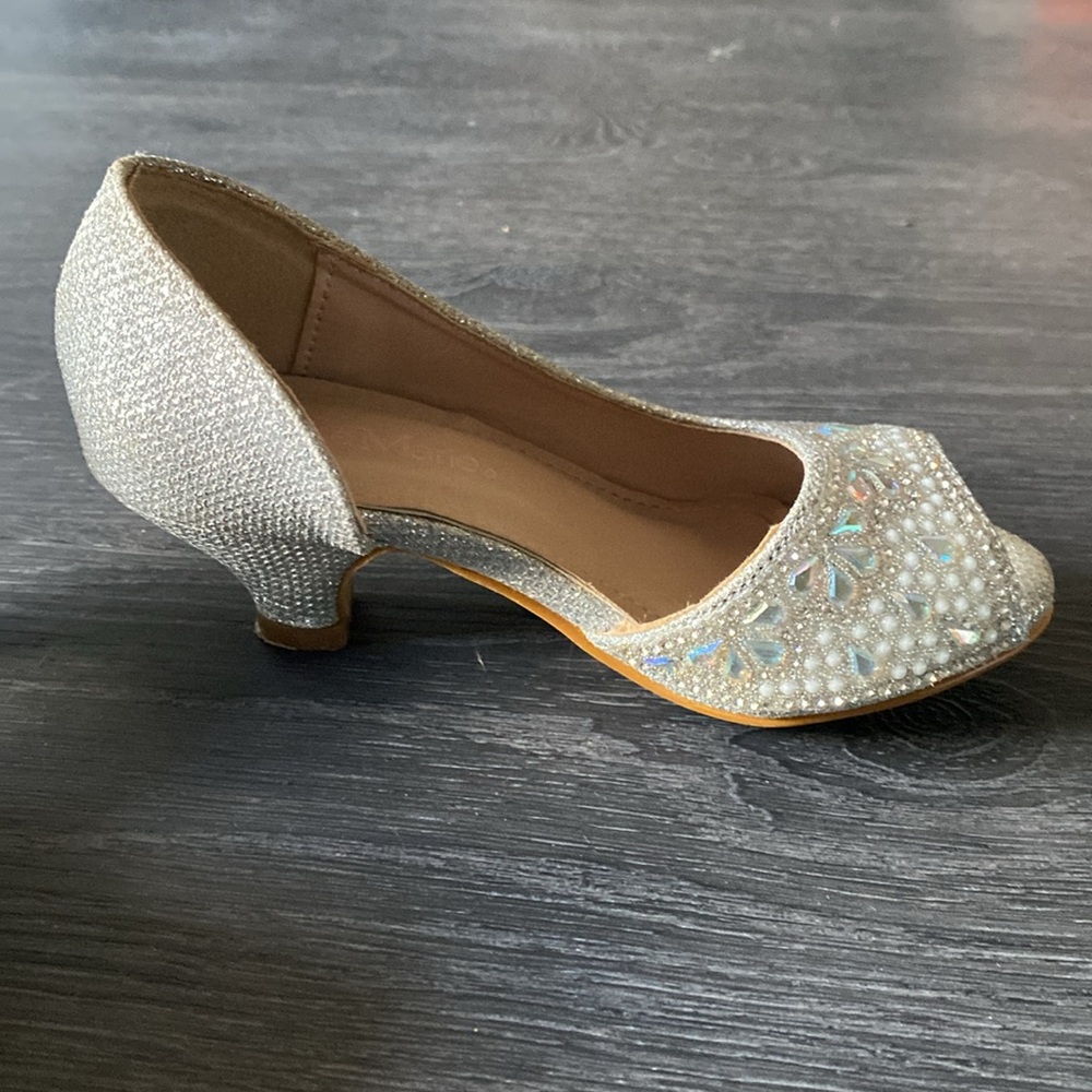 Girls dress heels - Picture 2 of 4